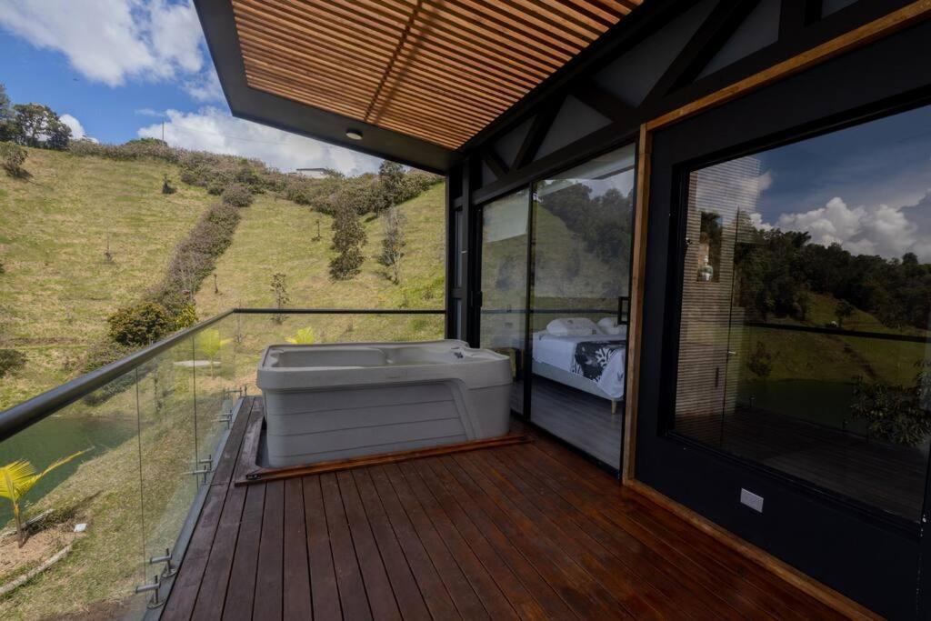 Sky House Cabana Guatape La Pradera  Bagian luar foto